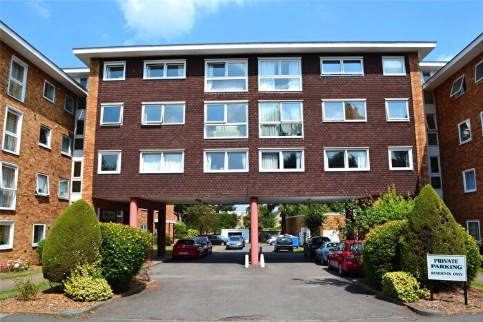 2 Bedroom Flat For Sale In Maldon Road, Wallington, SM6