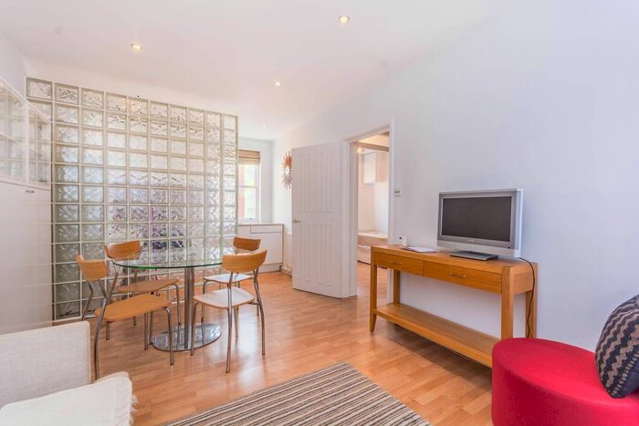 2 Bedroom Flat To Rent In Great Titchfield Street, Fitzrovia, London, W1W