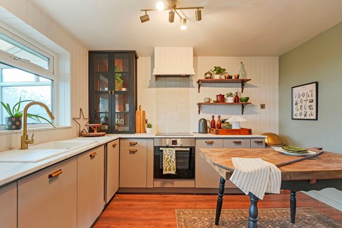 3 Bedroom Town House To Rent In Arnold Avenue, Charnock, S12