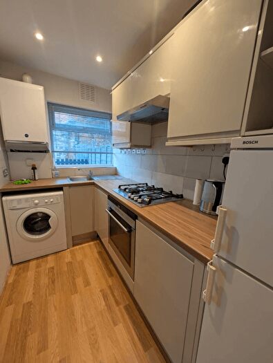 3 Bedroom Flat To Rent In Falmouth Road, London, SE1