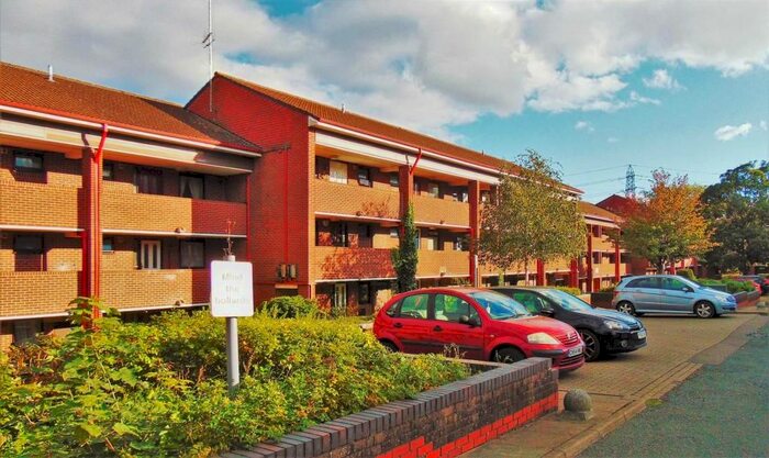 1 Bedroom Flat To Rent In Caractacus Cottage View, Watford, WD18