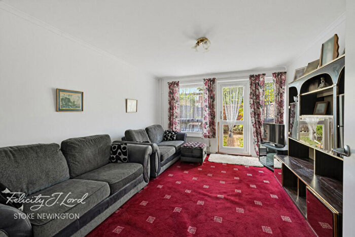 2 Bedroom Terraced House For Sale In Victorian Grove, London, N16