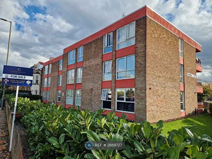 2 Bedroom Flat To Rent In Farm Avenue, London, NW2