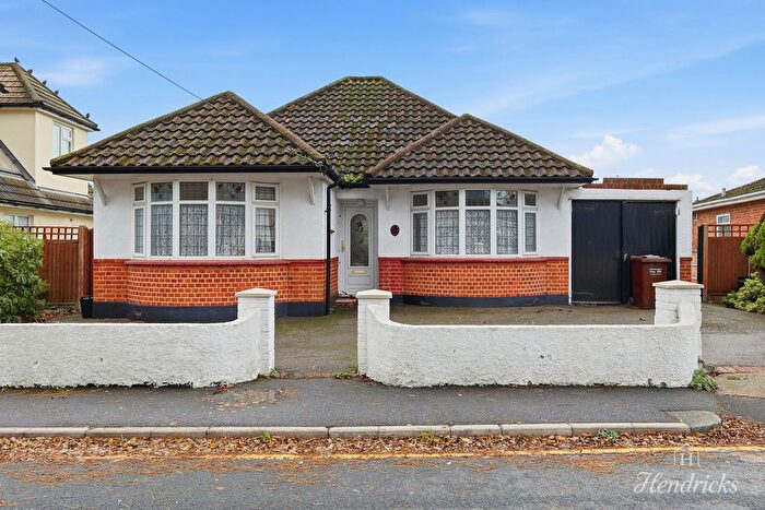 2 Bedroom Bungalow For Sale In Softwater Lane, Benfleet, SS7