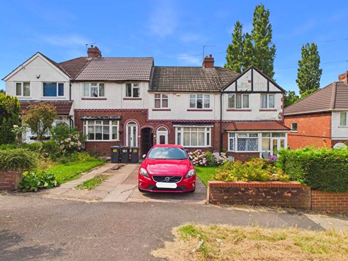 3 Bedroom End Of Terrace House To Rent In Coombes Lane, Birmingham, West Midlands, B31