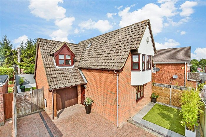 4 Bedroom Detached House For Sale In Little John Avenue, Walderslade, Chatham, Kent, ME5