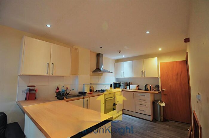 6 Bedroom Terraced House To Rent In Rose Cottages, Selly Oak, B29