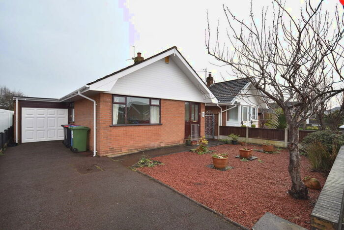 2 Bedroom Detached Bungalow To Rent In Sandicroft Avenue, Hambleton, FY6