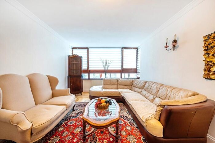 2 Bedroom Flat To Rent In Upper Park Road, Belsize Park, London, NW3