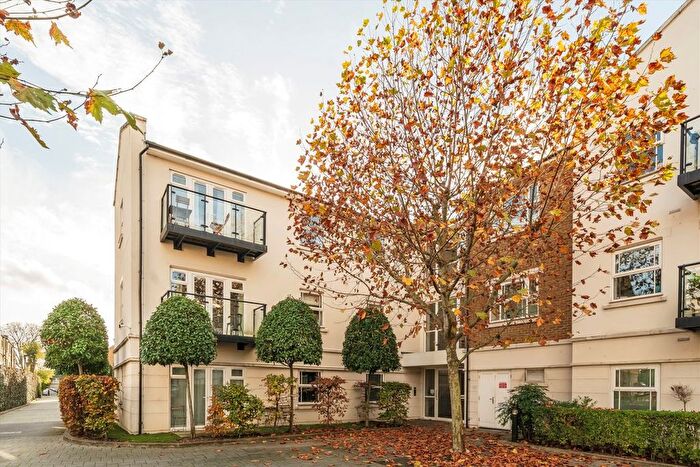 1 Bedroom Flat To Rent In Havilland Mews, Shepherds Bush, W12