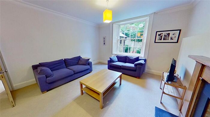2 Bedroom Flat To Rent In Great King Street, Edinburgh, EH3