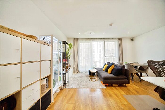 1 Bedroom Flat For Sale In Mahindra Way, Beckton, London, E6