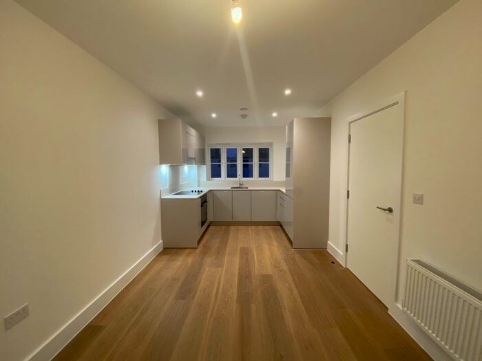 3 Bedroom Terraced House To Rent In Aylsham Road, Tadworth, &#; Bed House, KT20