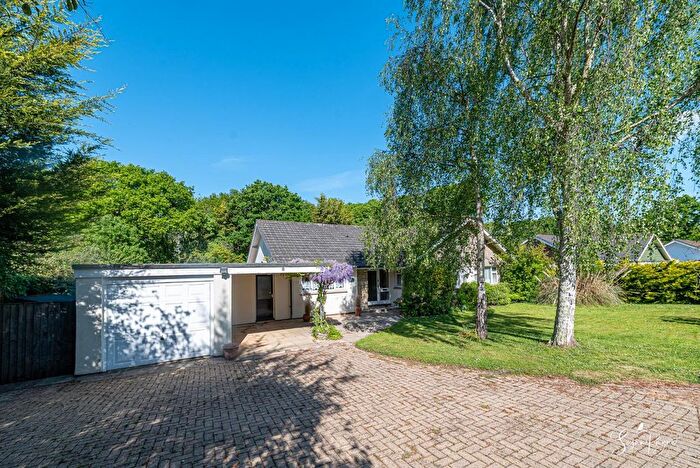 4 Bedroom Detached Bungalow For Sale In Abbots Close, Ryde, PO33