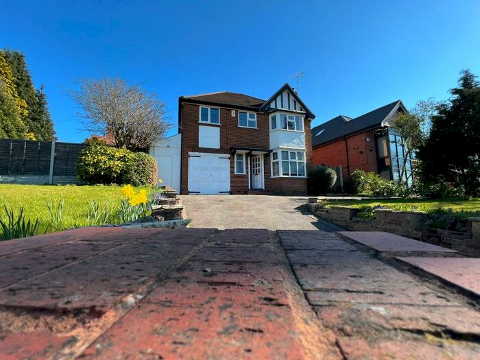 4 Bedroom Detached House To Rent In Yardley Wood Road, Birmingham, B13
