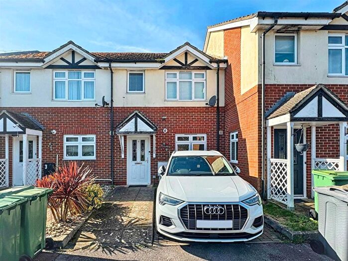 3 Bedroom Terraced House For Sale In Sandhurst Mews, Eastbourne, BN23