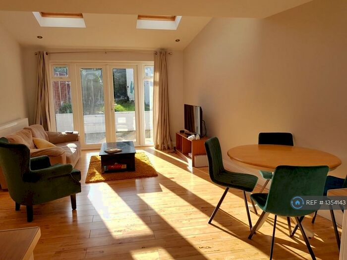 4 Bedroom Terraced House To Rent In Oval Road, Croydon, CR0