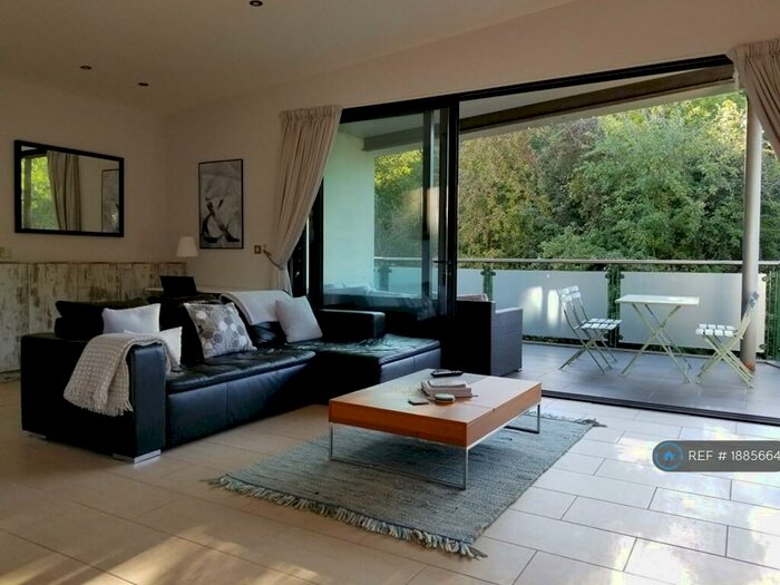 2 Bedroom Penthouse To Rent In St. George's Lodge, Sheffield, S17