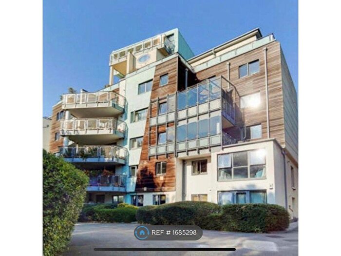 2 Bedroom Flat To Rent In Aura Court, London, SE15