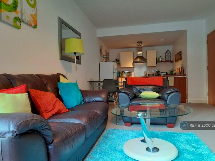 2 Bedroom Flat To Rent In Shot Tower Close, Chester, CH1