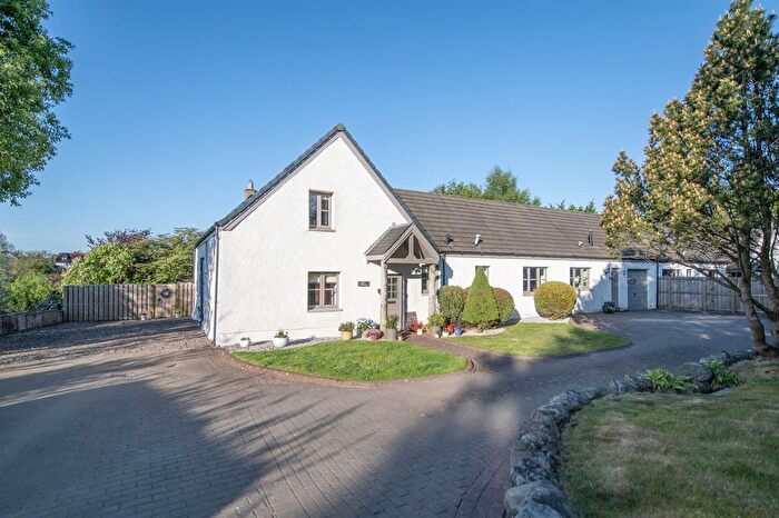 4 Bedroom Link Detached House For Sale In East Steading, Rumbling Bridge, KY13