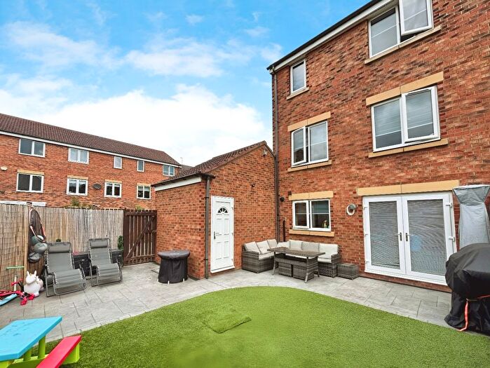 6 Bedroom Semi-Detached House For Sale In Mackley Close, South Shields, NE34