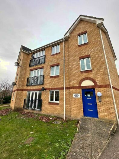 1 Bedroom Apartment To Rent In Foxglove Path, West Thamesmead, SE28