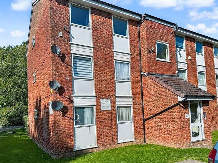 2 Bedroom Flat To Rent In Arkley Court, Arkley Road, Hemel Hempstead, HP2