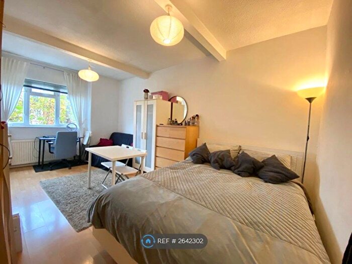 Studio To Rent In Delamere Road, London, SW20