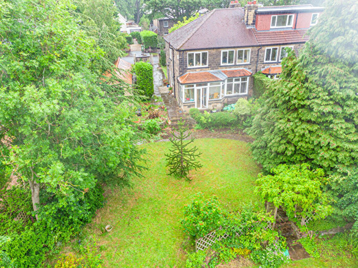 4 Bedroom Semi Detached House For Sale In Gledhow Wood Road, Leeds, LS8