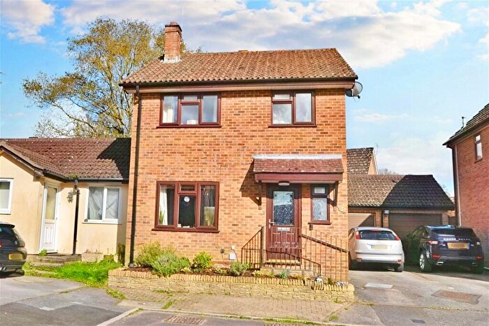 3 Bedroom Semi-Detached House To Rent In Verwood, BH31