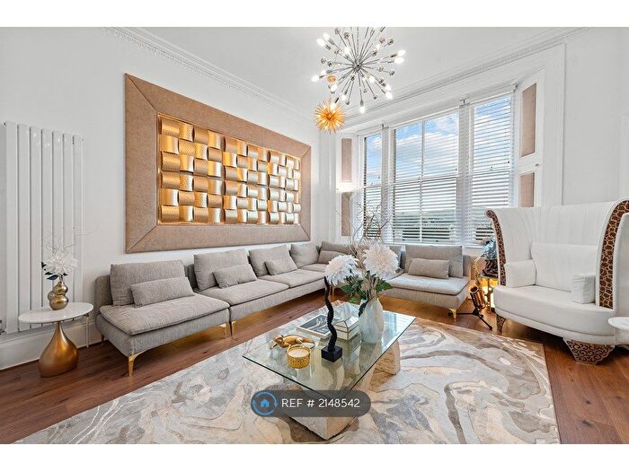 2 Bedroom Flat To Rent In Murray Place, Stirling, FK8