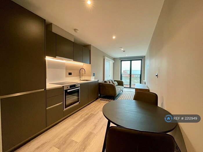 1 Bedroom Flat To Rent In Springwell Gardens, Leeds, LS12