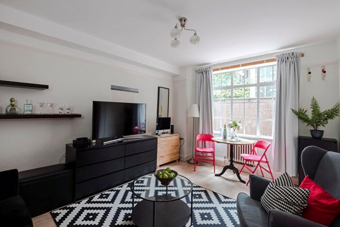 Studio To Rent In Endsleigh Court, Upper Woburn Place, Fitzrovia, London, WC1H