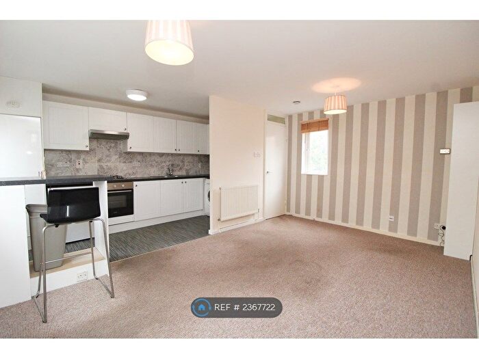 1 Bedroom Flat To Rent In Perran Ave, Milton Keynes, MK6