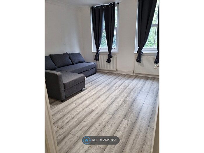 2 Bedroom Flat To Rent In White Chapel Road, London, E1