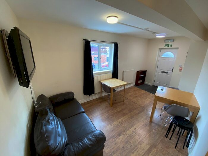 4 Bedroom Flat To Rent In The Rushes, Loughborough LE11