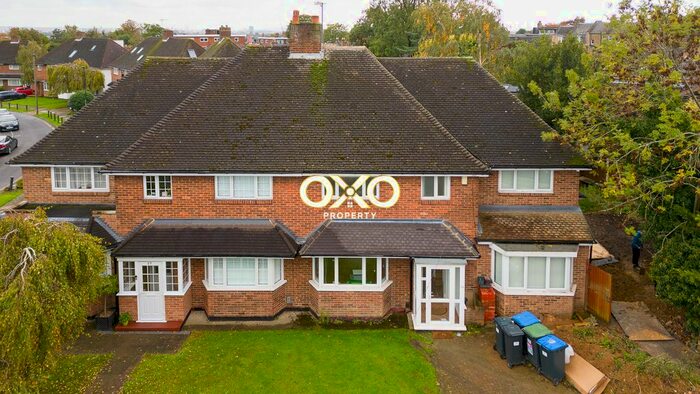 4 Bedroom Detached House To Rent In Barber Close, London, N21