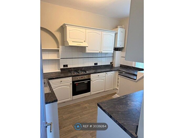 2 Bedroom Flat To Rent In South Vale, London, SE19