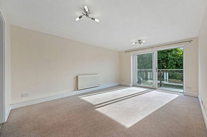 2 Bedroom Flat To Rent In Wallace Close, Uxbridge, UB10