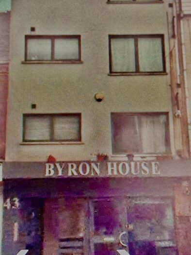 2 Bedroom Flat For Sale In Cardiff Road, Luton, LU1