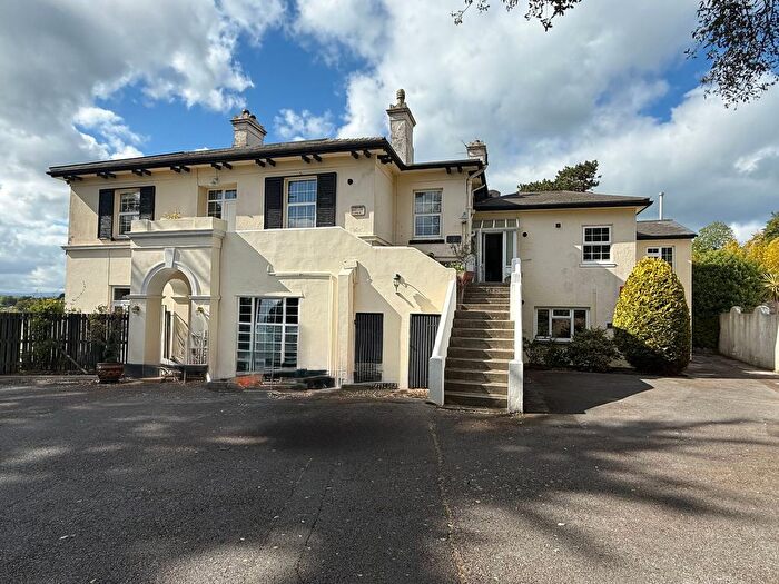 2 Bedroom Flat For Sale In Lincombes, Torquay, TQ1