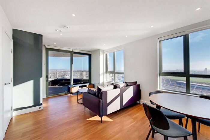 2 Bedroom Apartment To Rent In Green Street, London, NW10