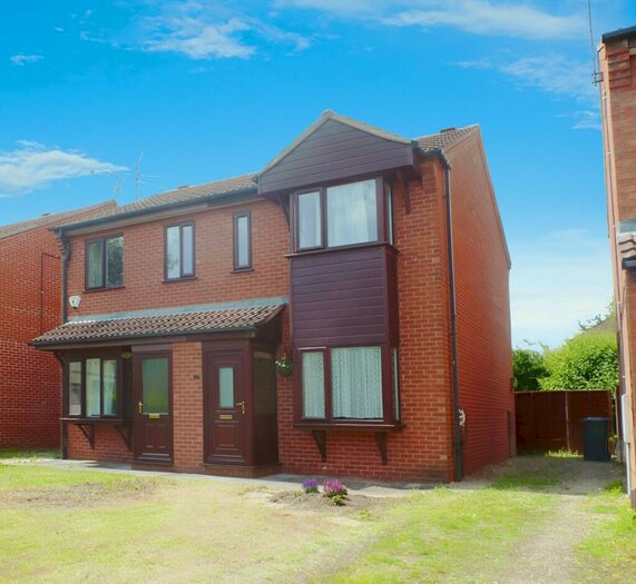 2 Bedroom Semi-Detached House To Rent In Goxhill Grove, Lincoln, LN6