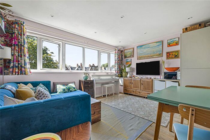 2 Bedroom Flat For Sale In Cordwell Road, London, SE13