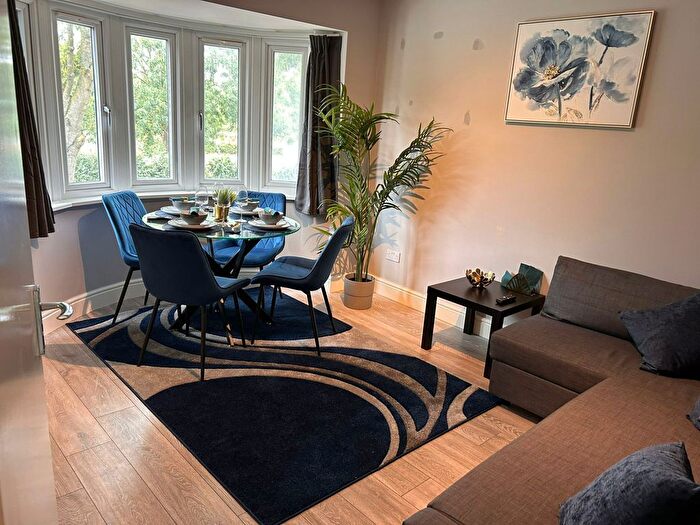 2 Bedroom Flat To Rent In Ruislip Road East, London ., W13