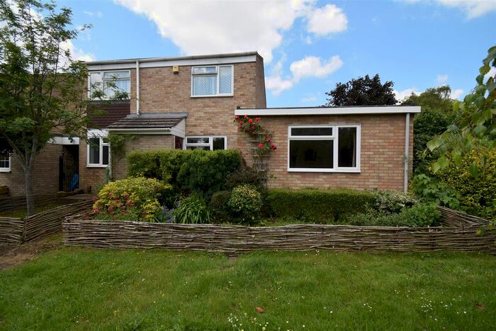 4 Bedroom Link Detached House To Rent In Fraser Avenue, Caversham Park Village, Reading, RG4