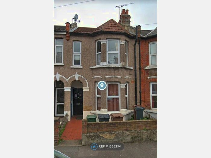 2 Bedroom Flat To Rent In Walthamstow, London, E17