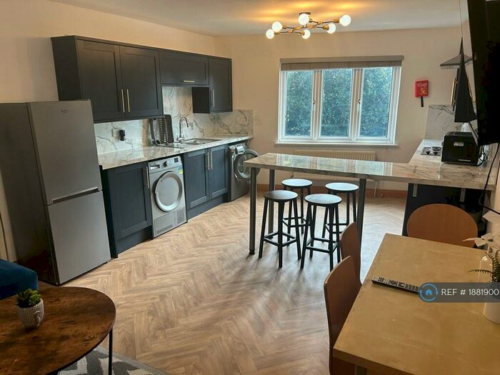 4 Bedroom Flat To Rent In County Road, Ormskirk, L39