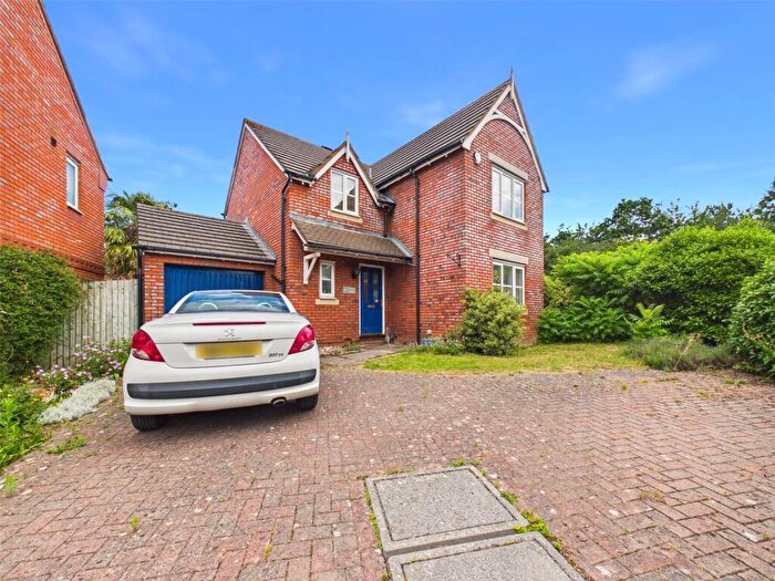 4 Bedroom Detached House For Sale In Hathorn Road, Hucclecote, Gloucester, Gloucestershire, GL3